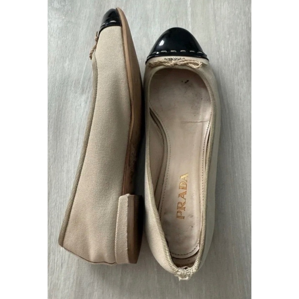 Prada Ballet Flats Womens 7 Beige Black Good Patent Cap Toe Bow Logo Hardware - Picture 6 of 15